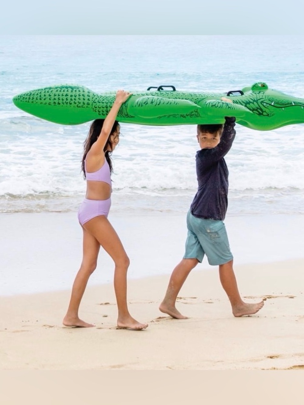 NEW GIANT Oversized Gator Alligator Ride On Inflatable Float Pool Toy 80”
Intex - Picture 9 of 9